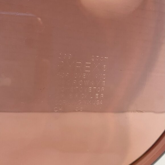 Pyrex Amethyst Glass Pie Plate 10 inches PYREX no. 209 / Cranberry / Vintage - Picture 4 of 4